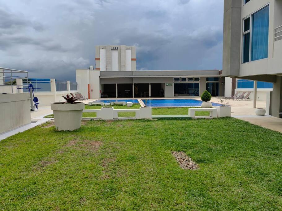 1102 Torre Los Yoses Hermoso Apartamento En Barrio Escalante Sin Parqueo San Jose  Exterior photo